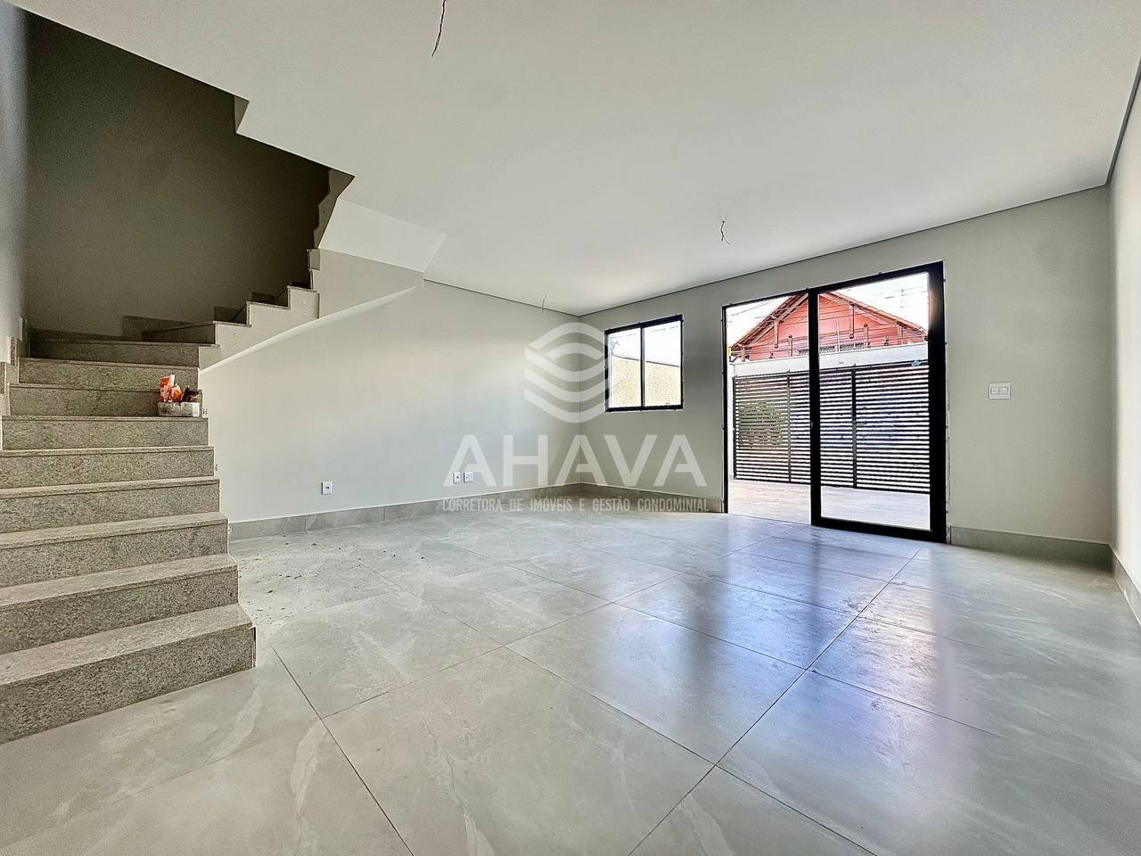 Casa geminada à venda no Itapoã: 