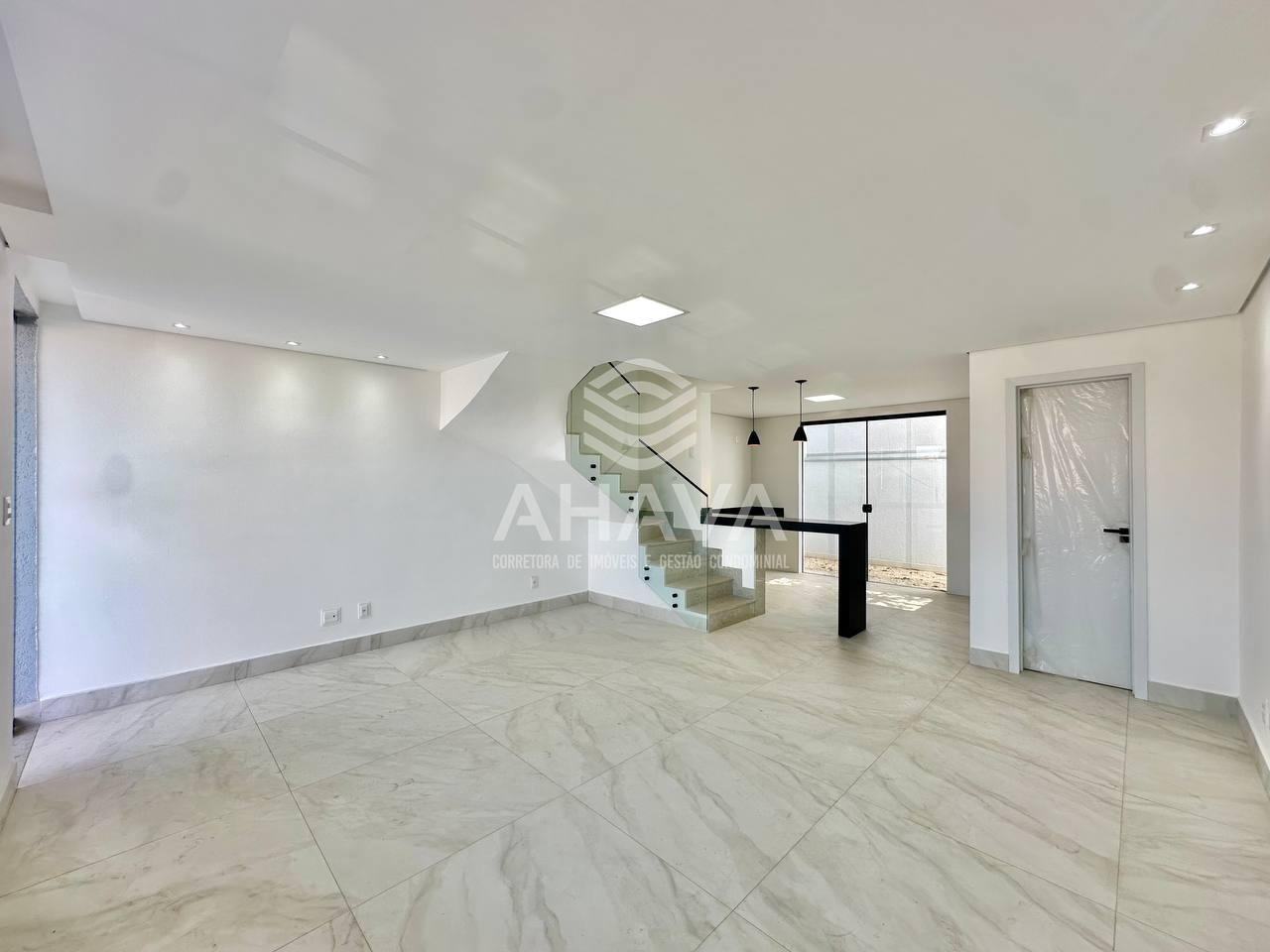 Casa geminada à venda no Planalto: 