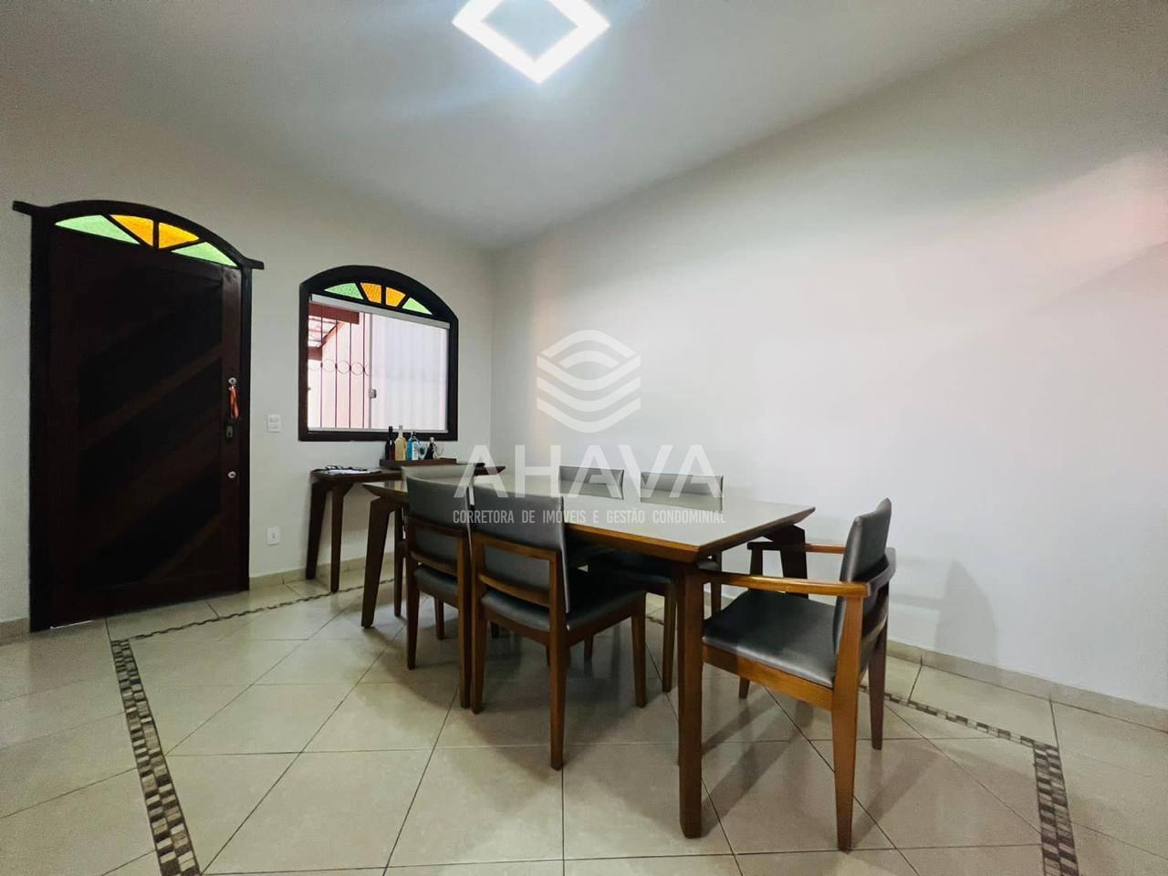 Casa geminada à venda no Santa Amélia: 