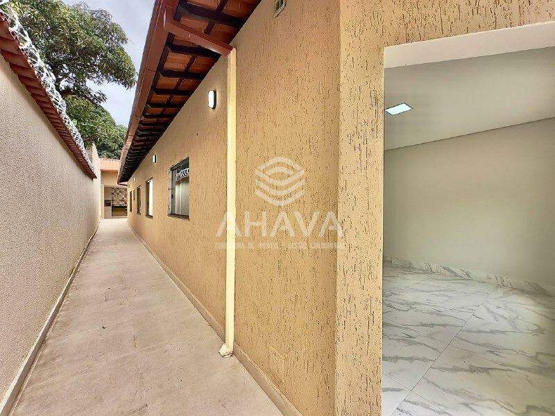 Casa geminada à venda no Piratininga: 