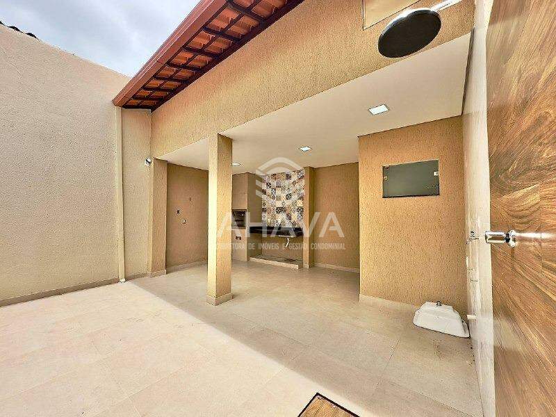 Casa geminada à venda no Piratininga: 