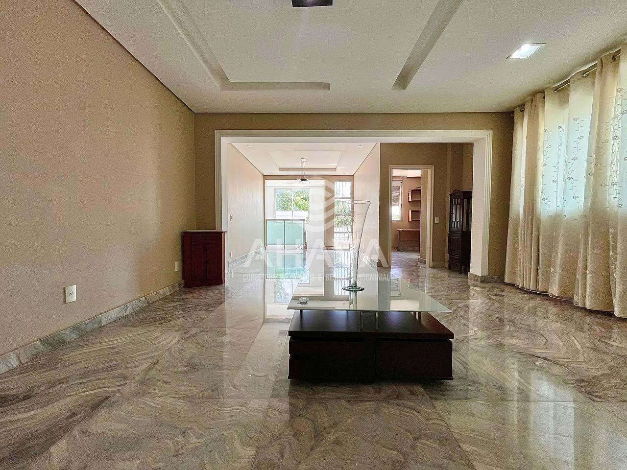 Casa à venda no Itapoã: 