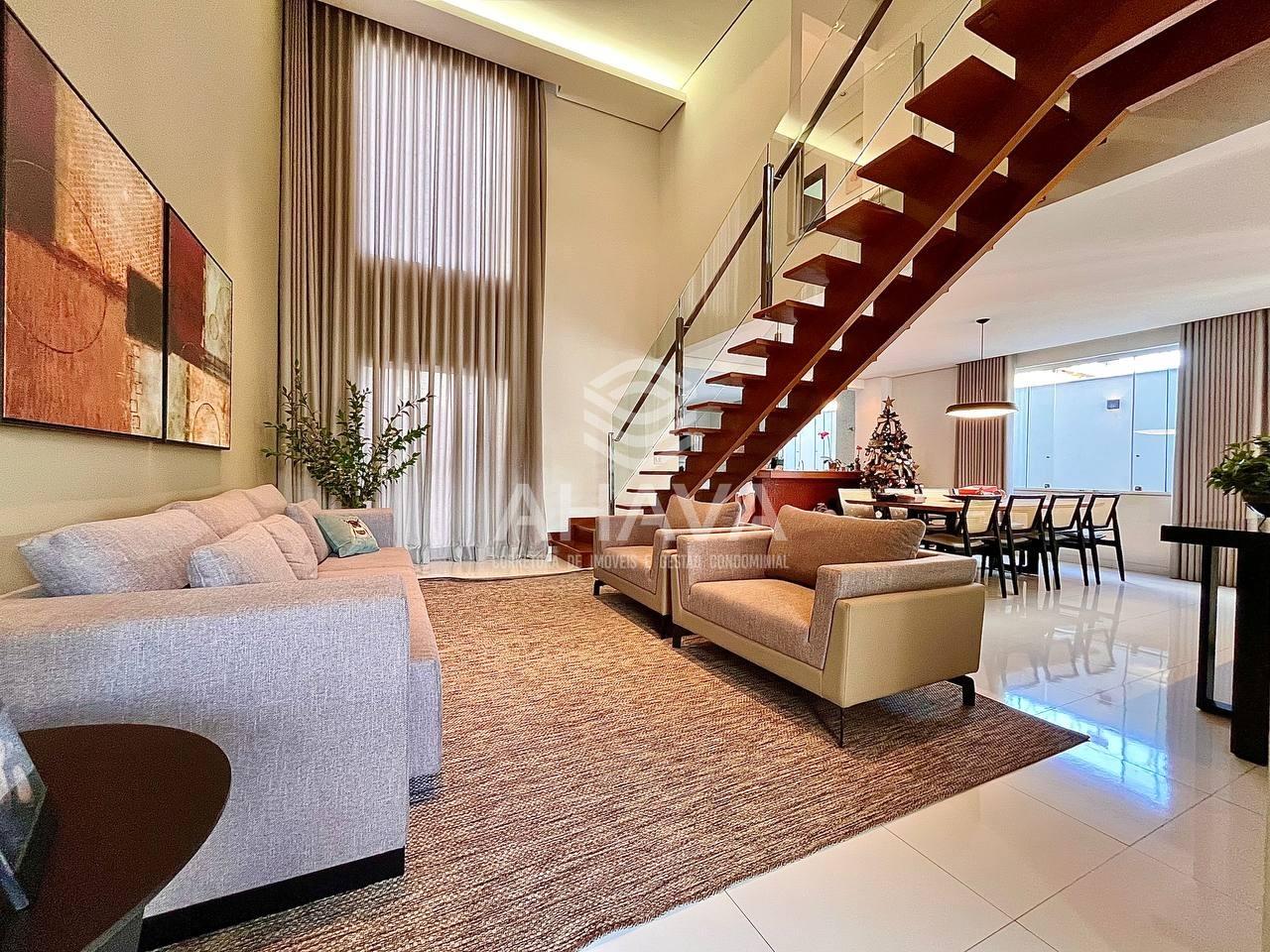 Casa geminada à venda no Trevo: 