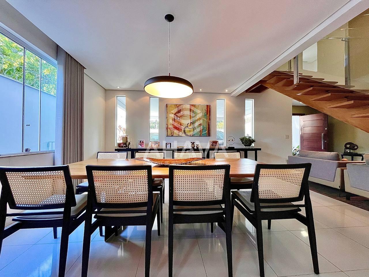 Casa geminada à venda no Trevo: 