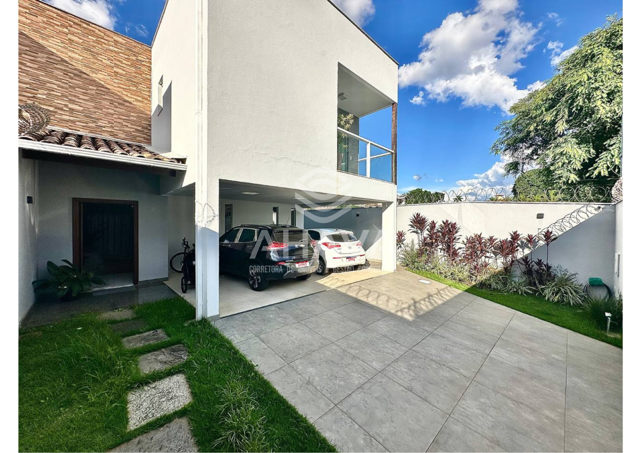 Casa geminada à venda no Trevo: 