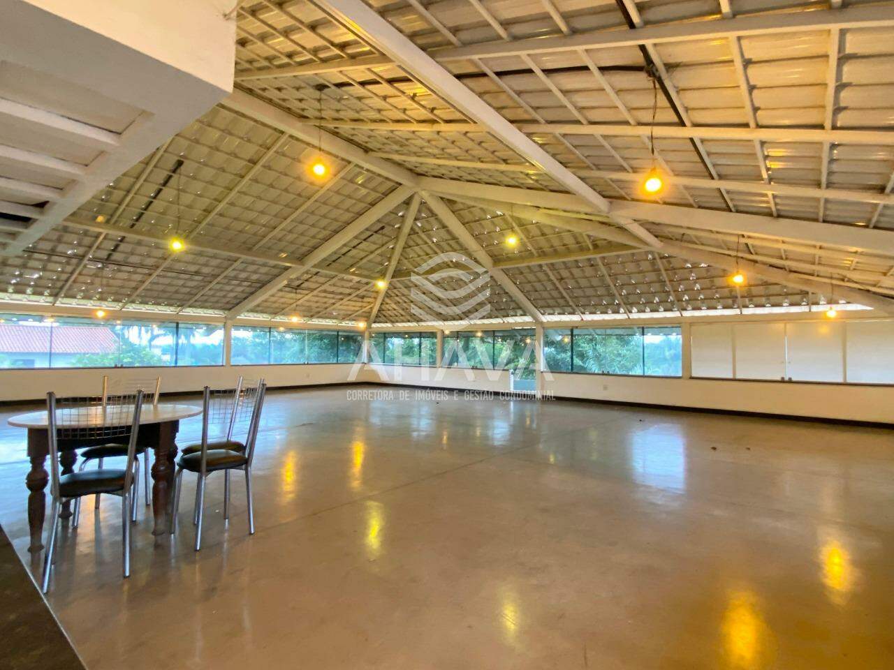 Casa comercial para aluguel no São Luiz: 