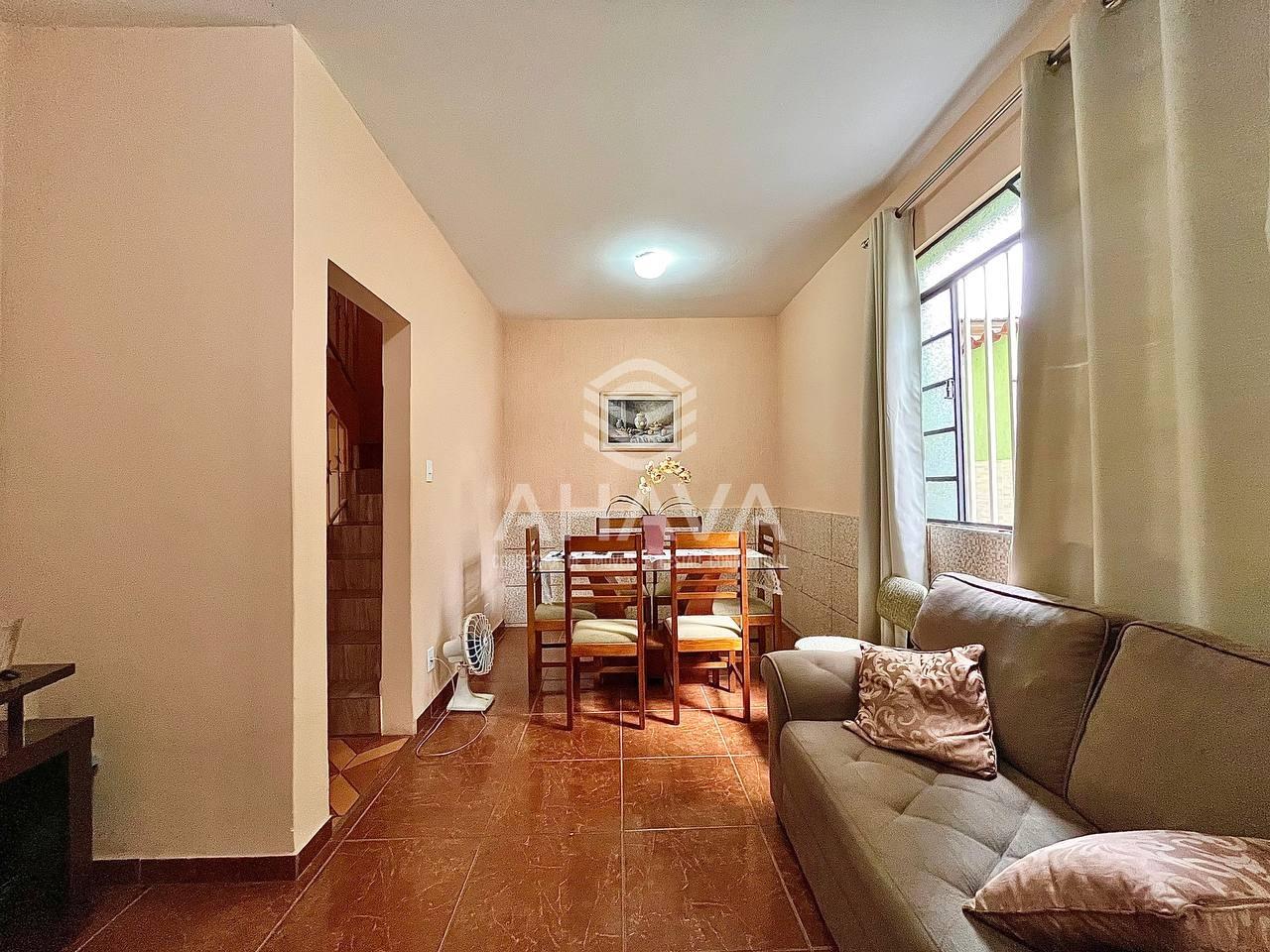 Casa geminada à venda no Planalto: 