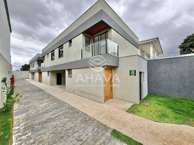 Casa em condomínio à venda no Trevo: 