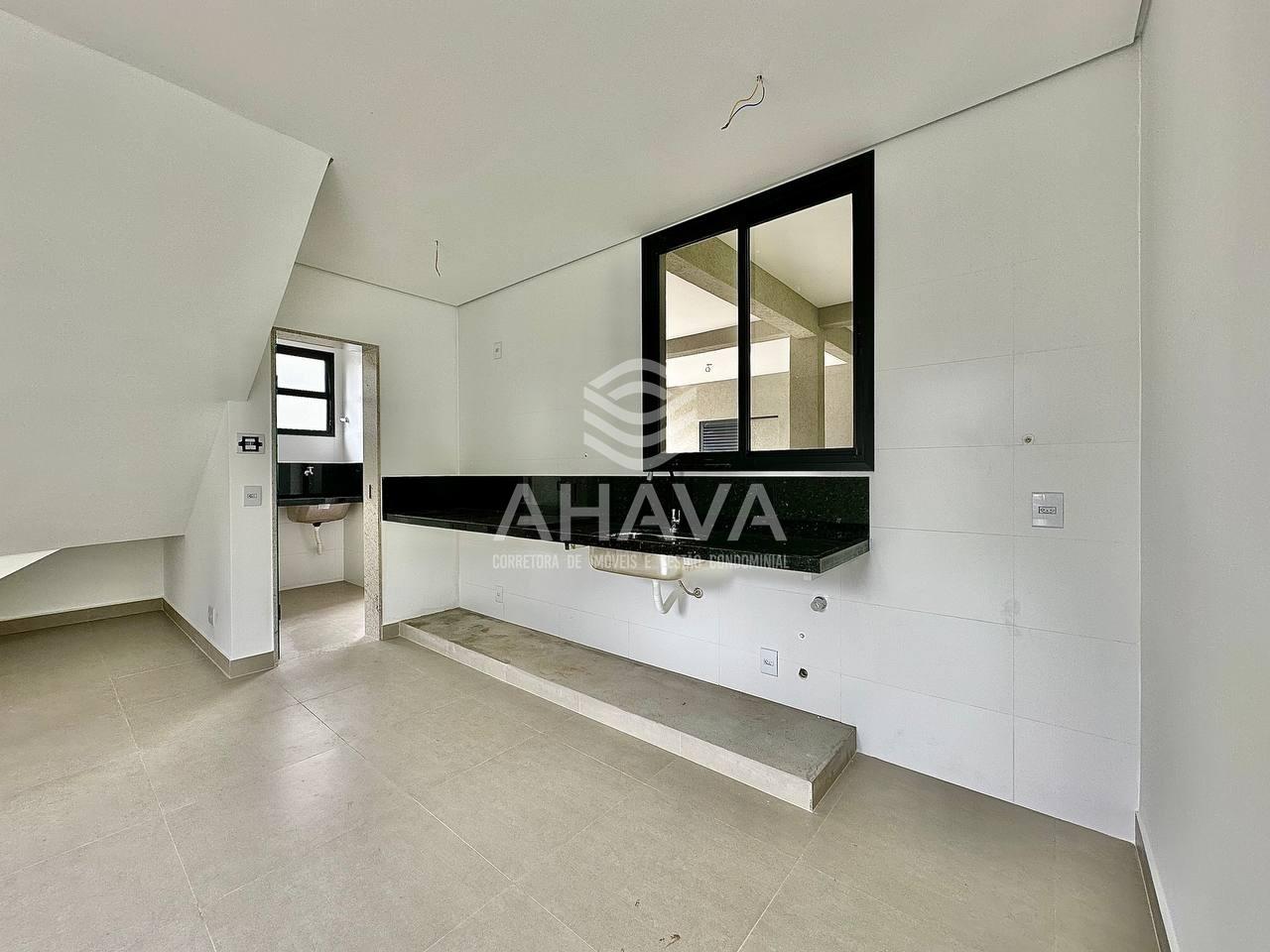 Casa em condomínio à venda no Trevo: 