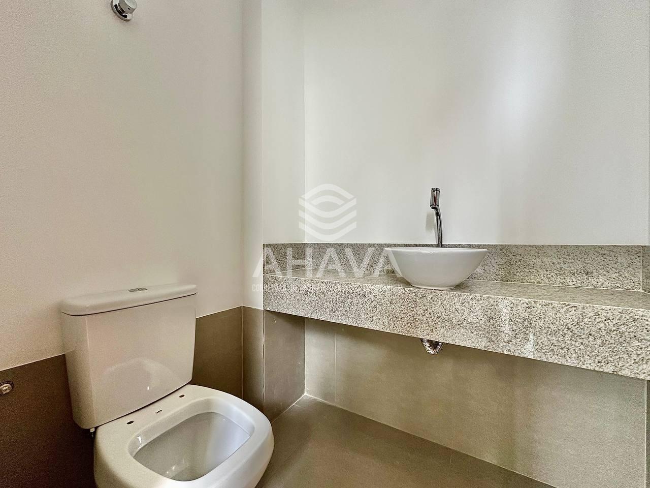 Casa em condomínio à venda no Trevo: 