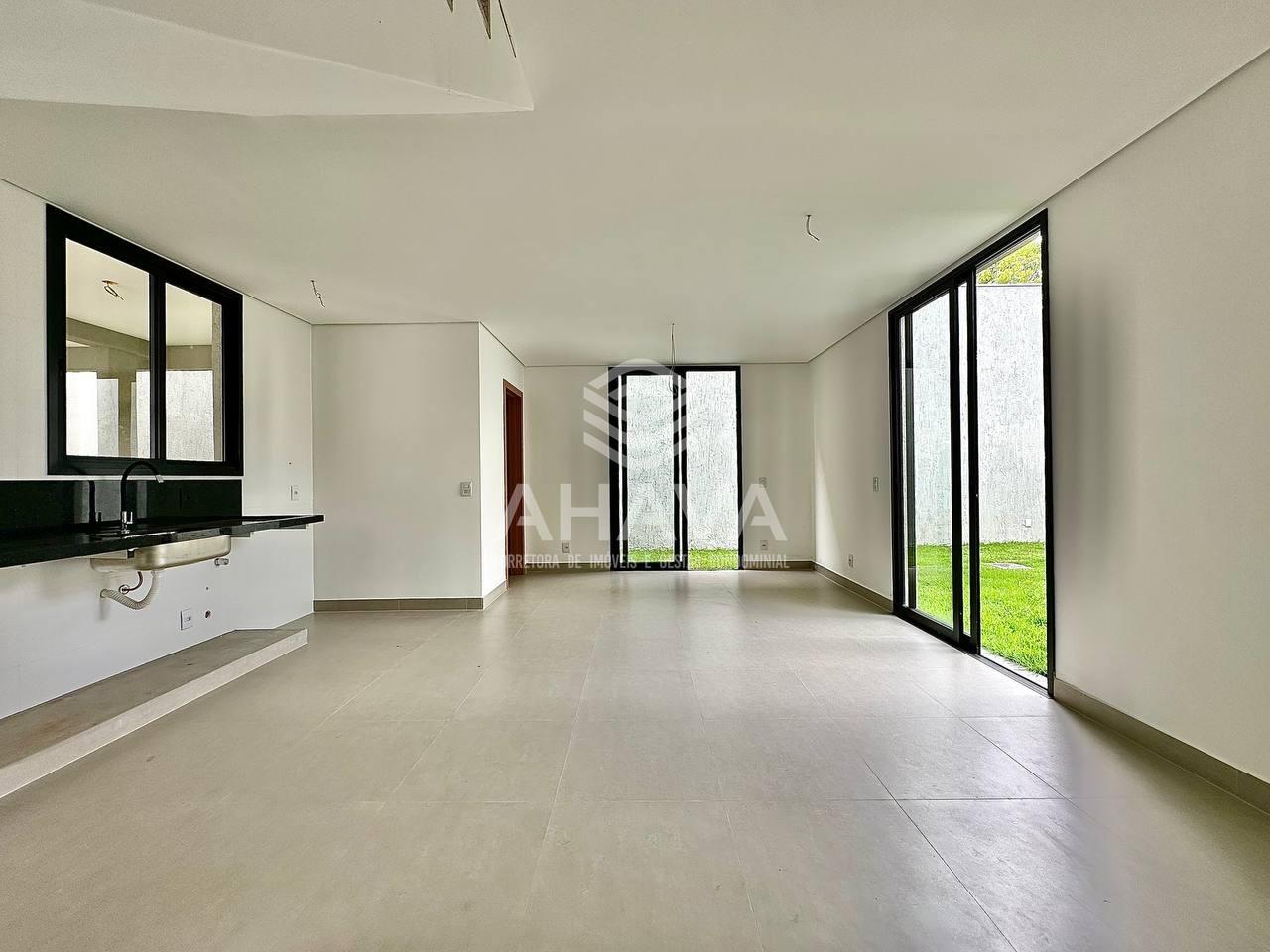 Casa em condomínio à venda no Trevo: 