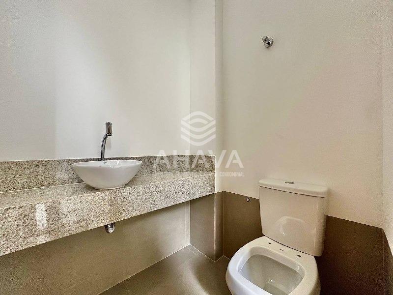 Casa em condomínio à venda no Trevo: 