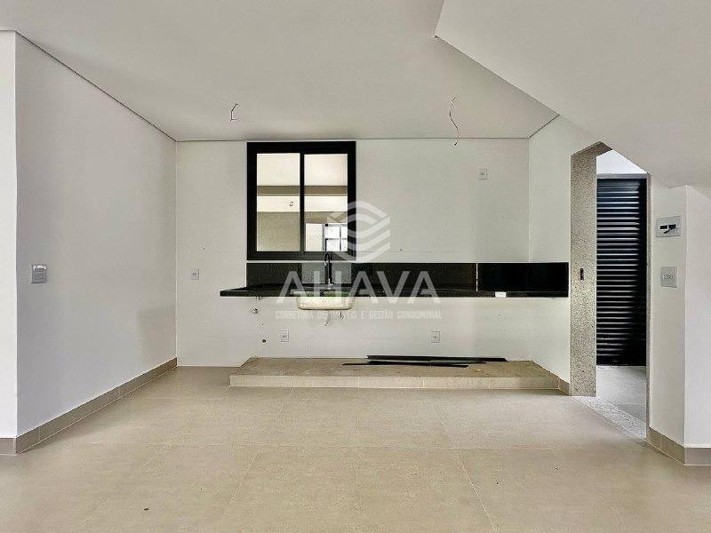 Casa em condomínio à venda no Trevo: 