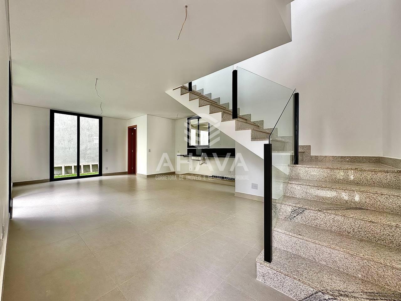 Casa em condomínio à venda no Trevo: 