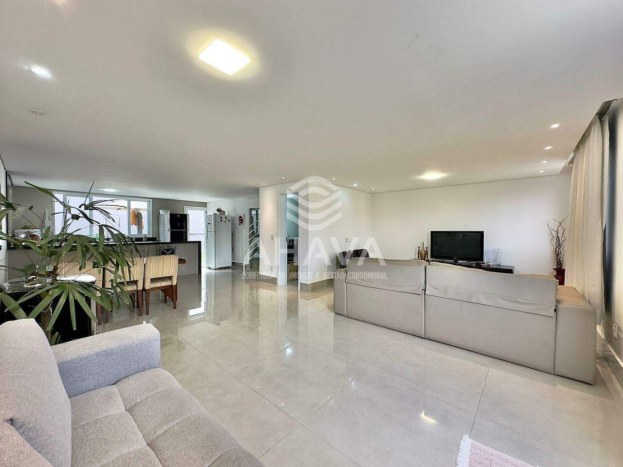Casa em condomínio à venda no Trevo: 