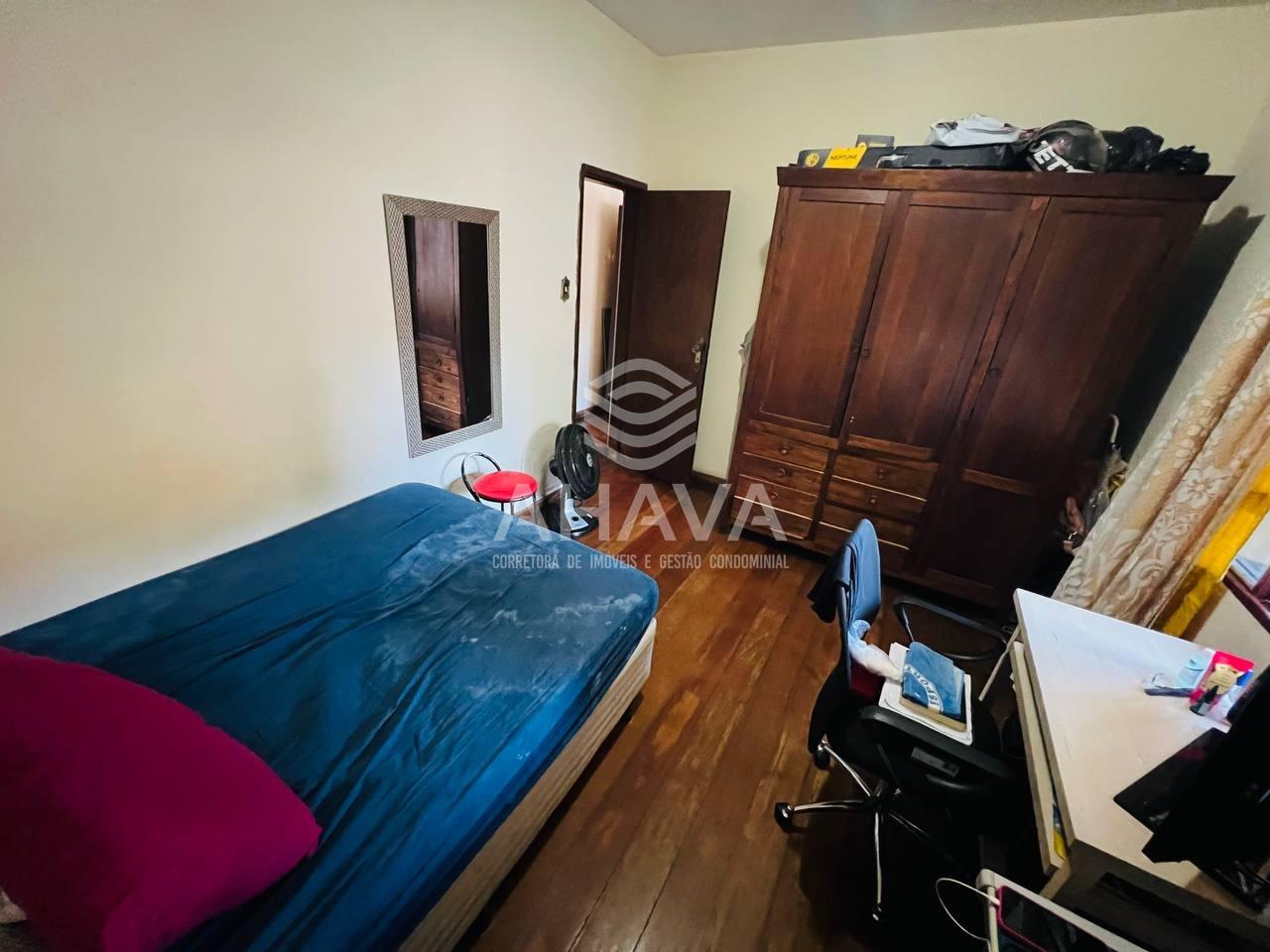 Casa à venda no Itapoã: 