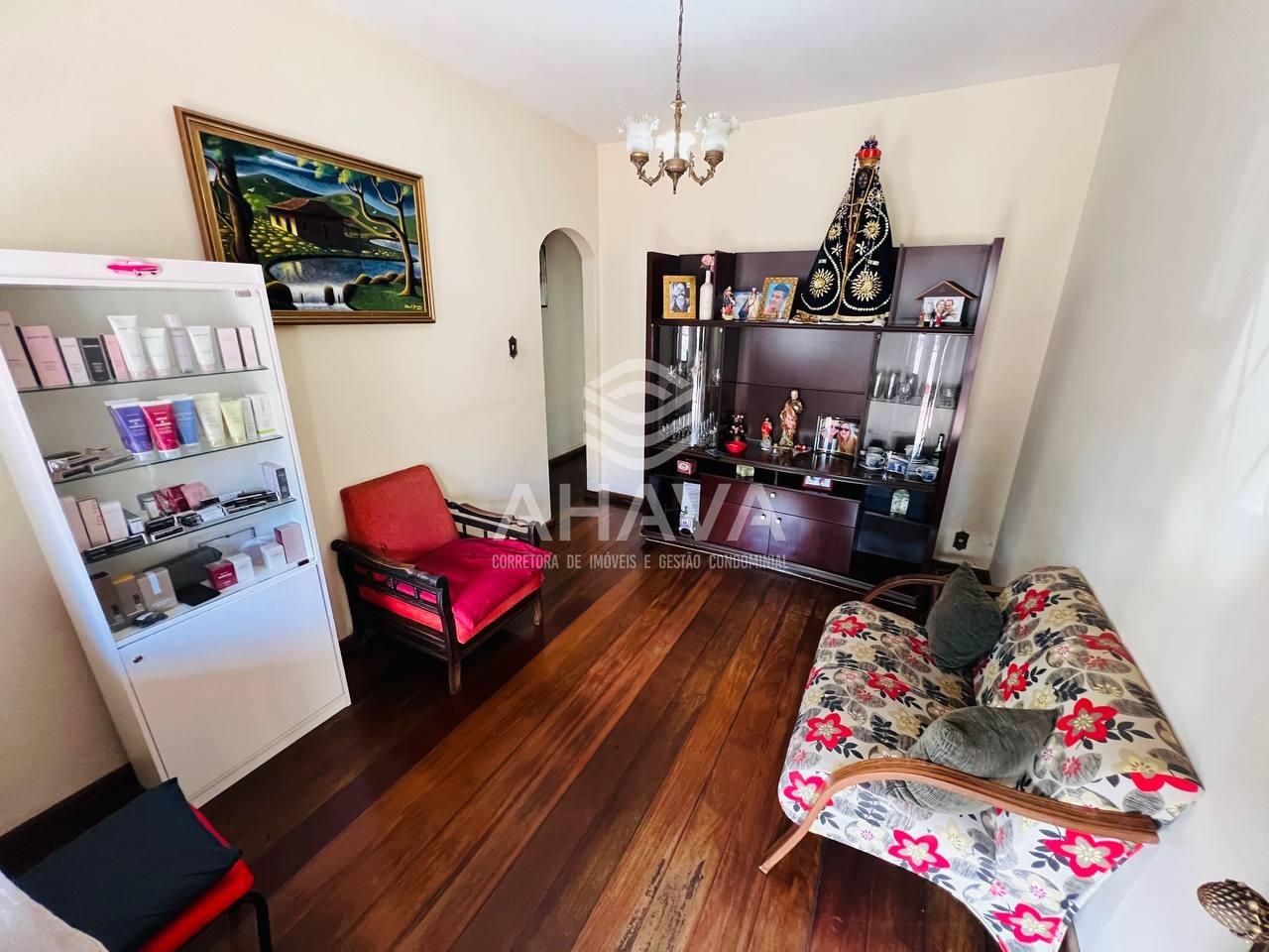 Casa à venda no Itapoã: 