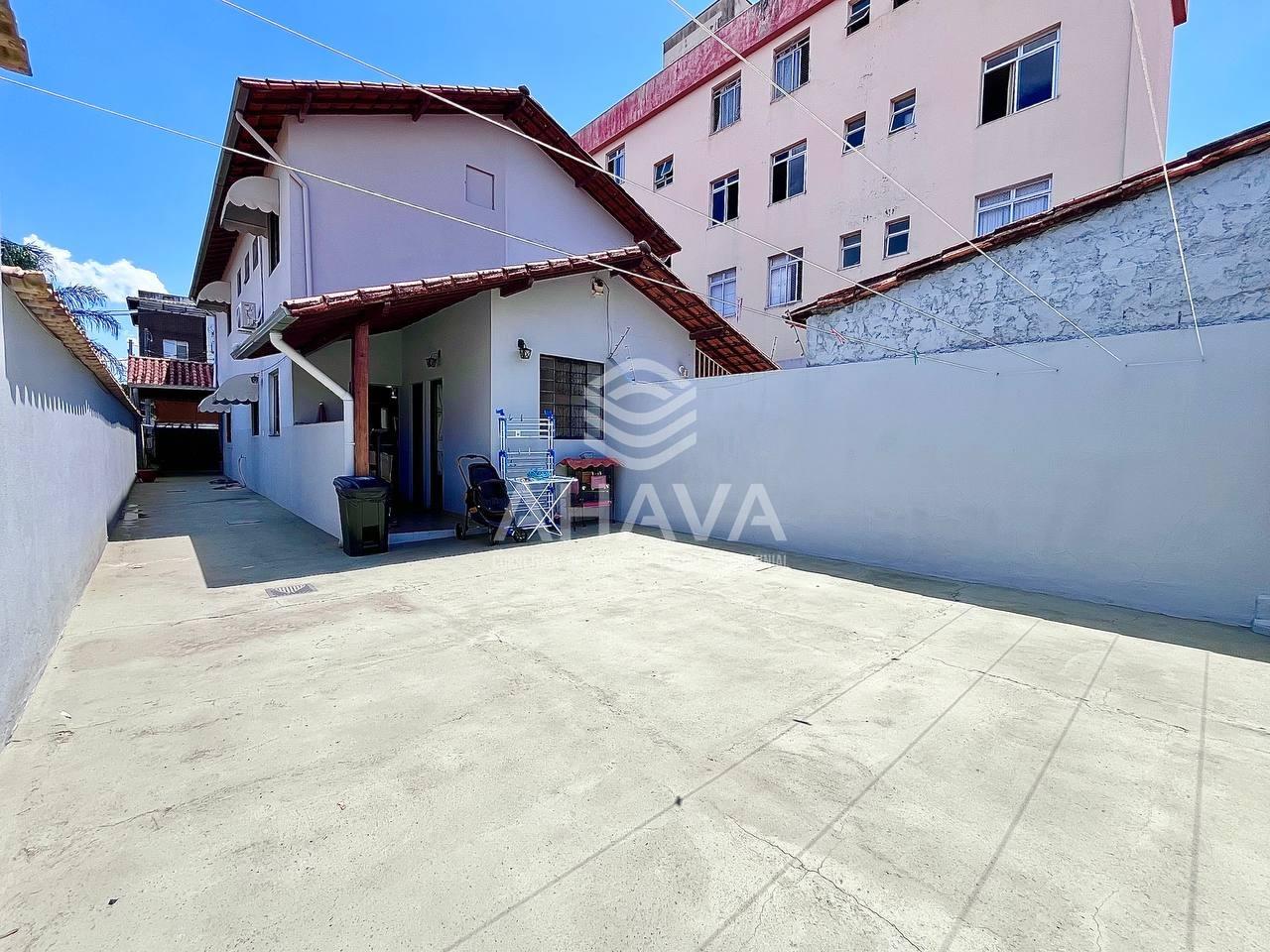 Casa geminada à venda no Santa Amélia: 