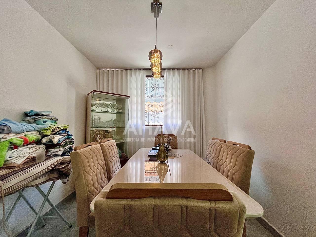 Casa geminada à venda no Santa Amélia: 