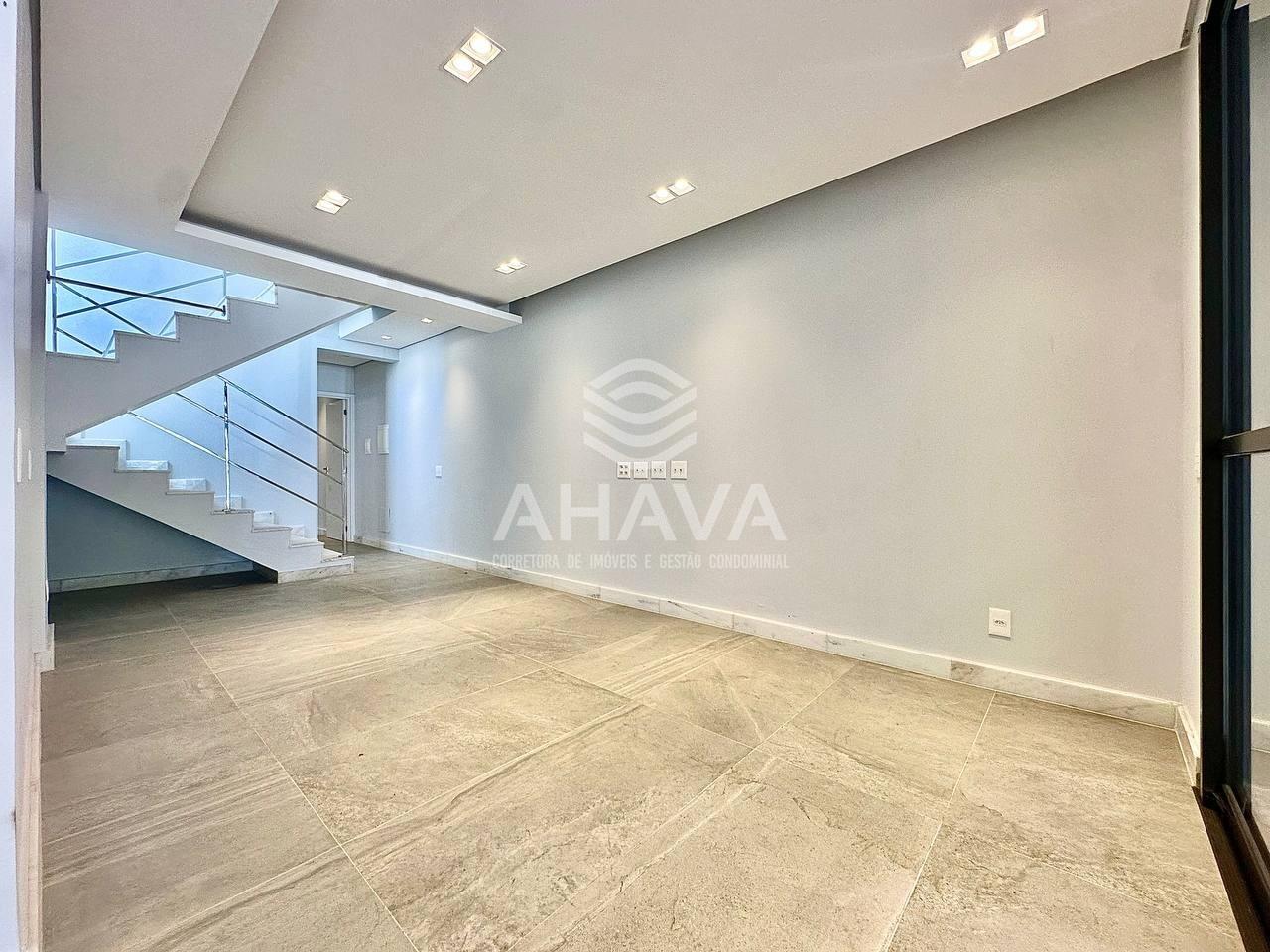 Casa geminada à venda no Planalto: 