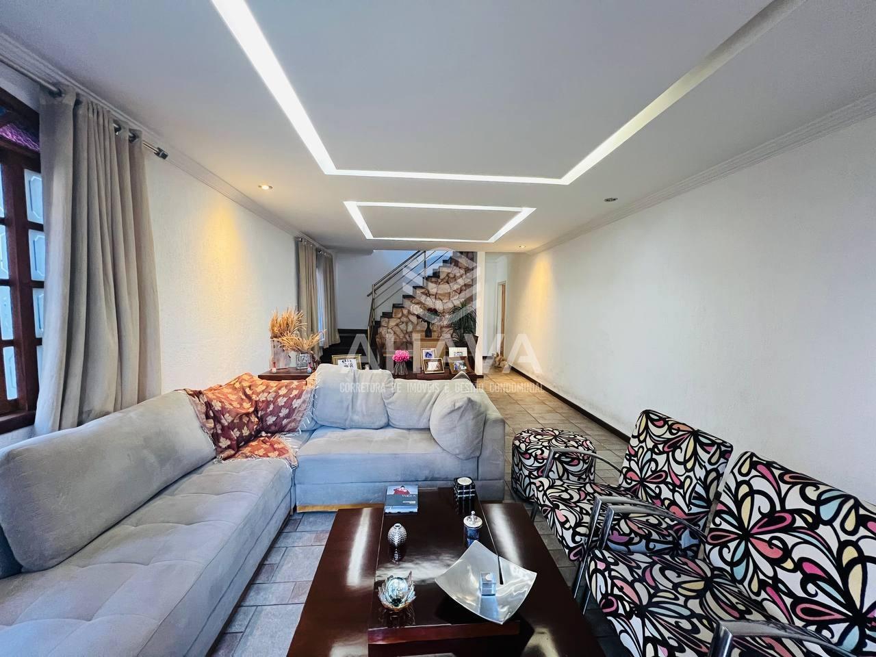 Casa à venda no Itapoã: 