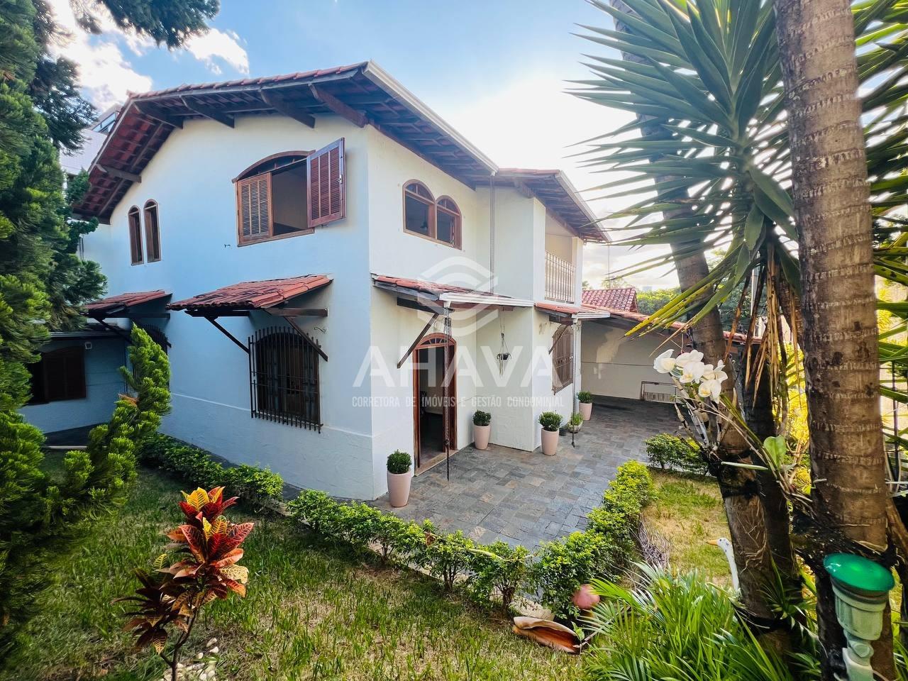 Casa à venda no Itapoã: 