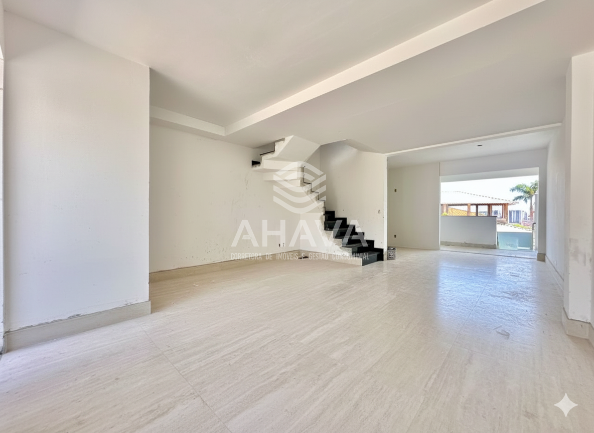 Casa geminada à venda no Planalto: 