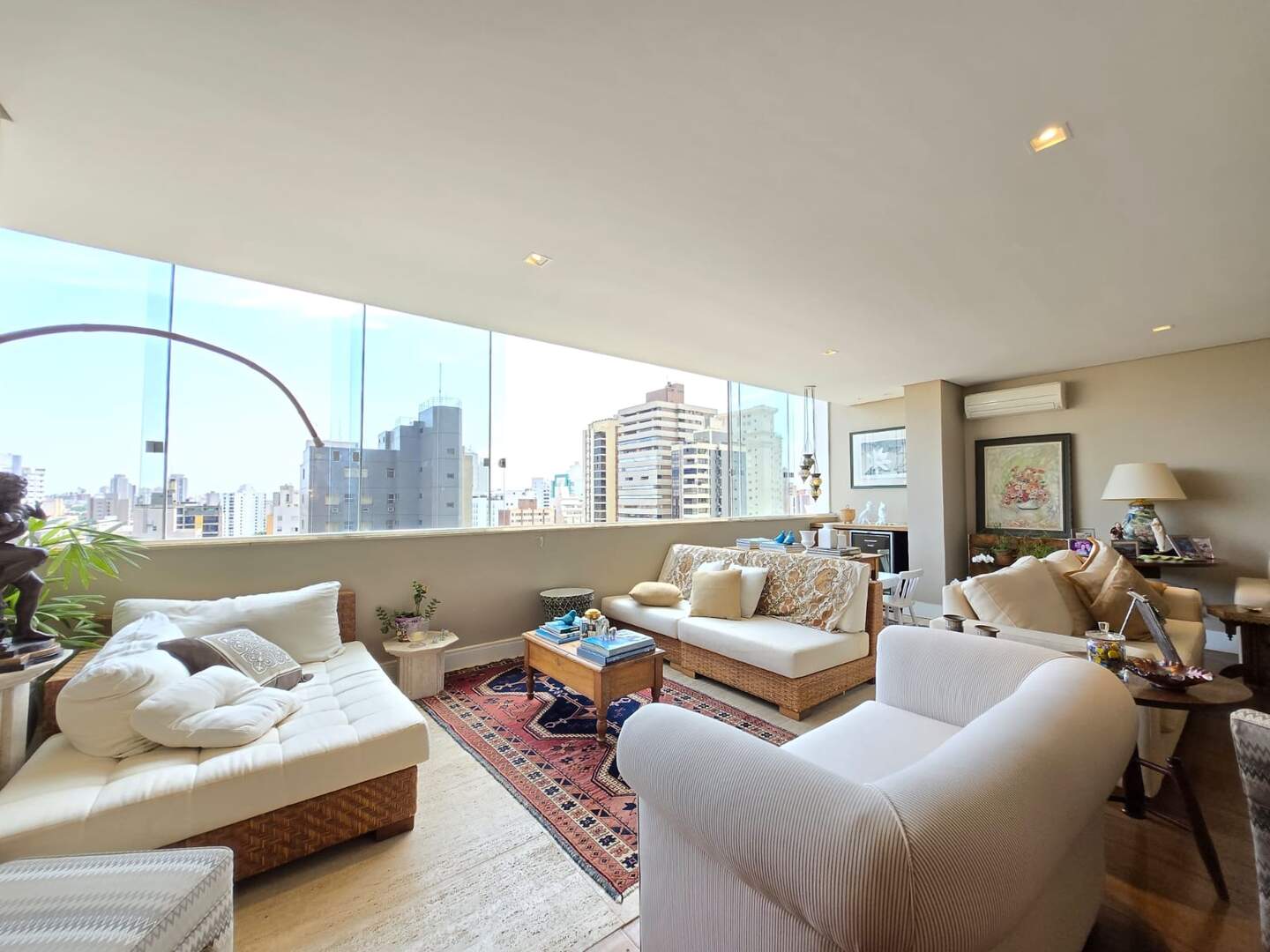 Apartamento à venda no Cambuí: 