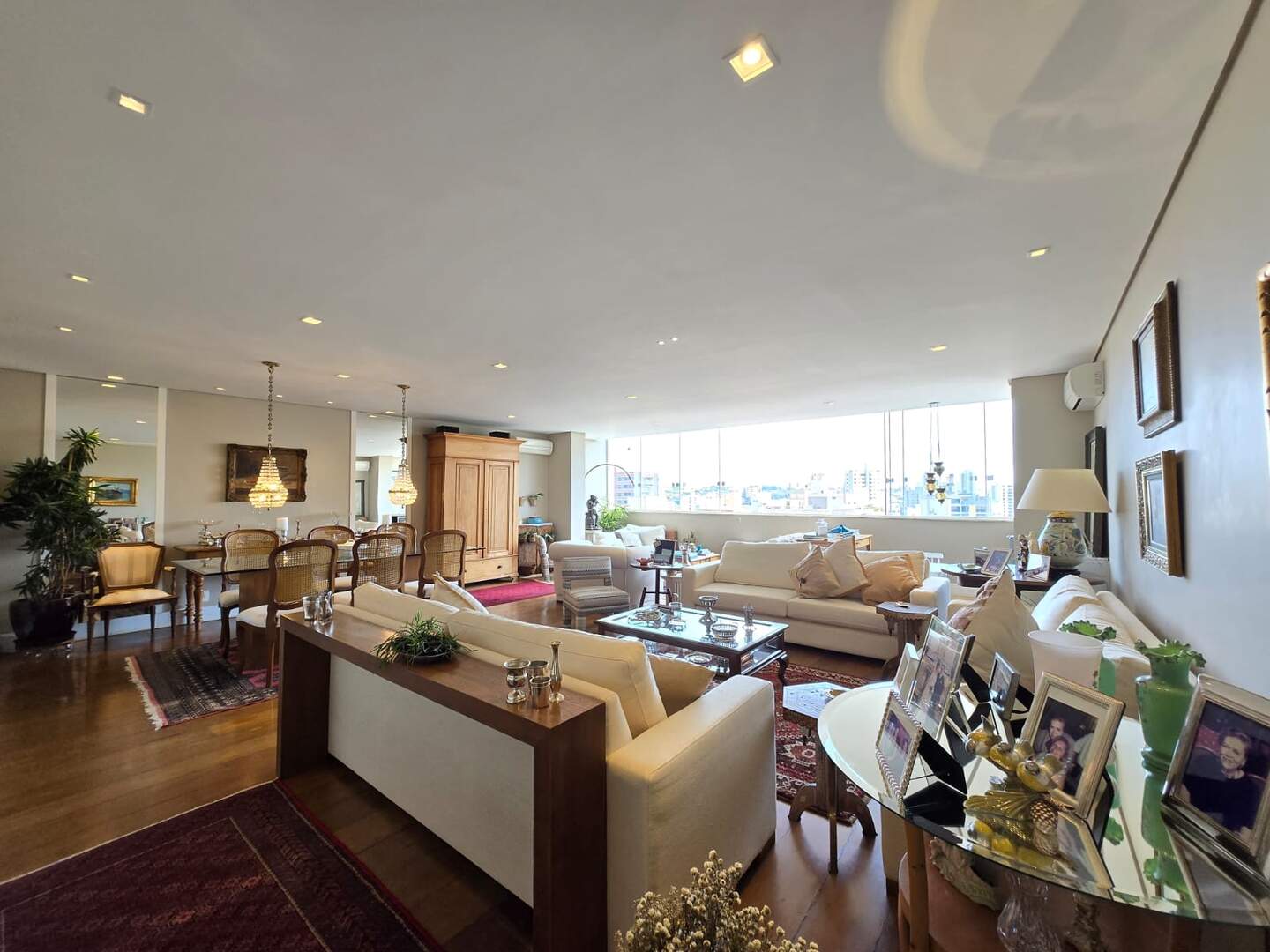 Apartamento à venda no Cambuí: 