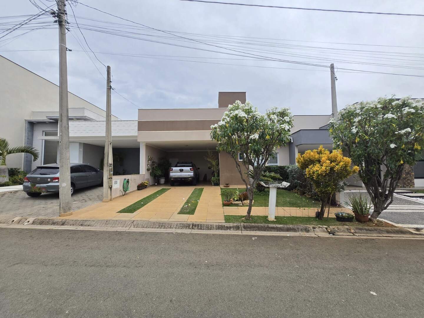 Casa de Condomínio à venda no Residencial Jardim de Mônaco: 