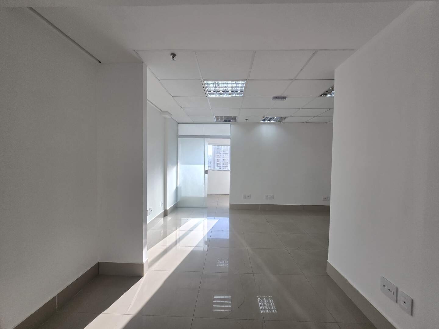 Sala à venda no Centro: 