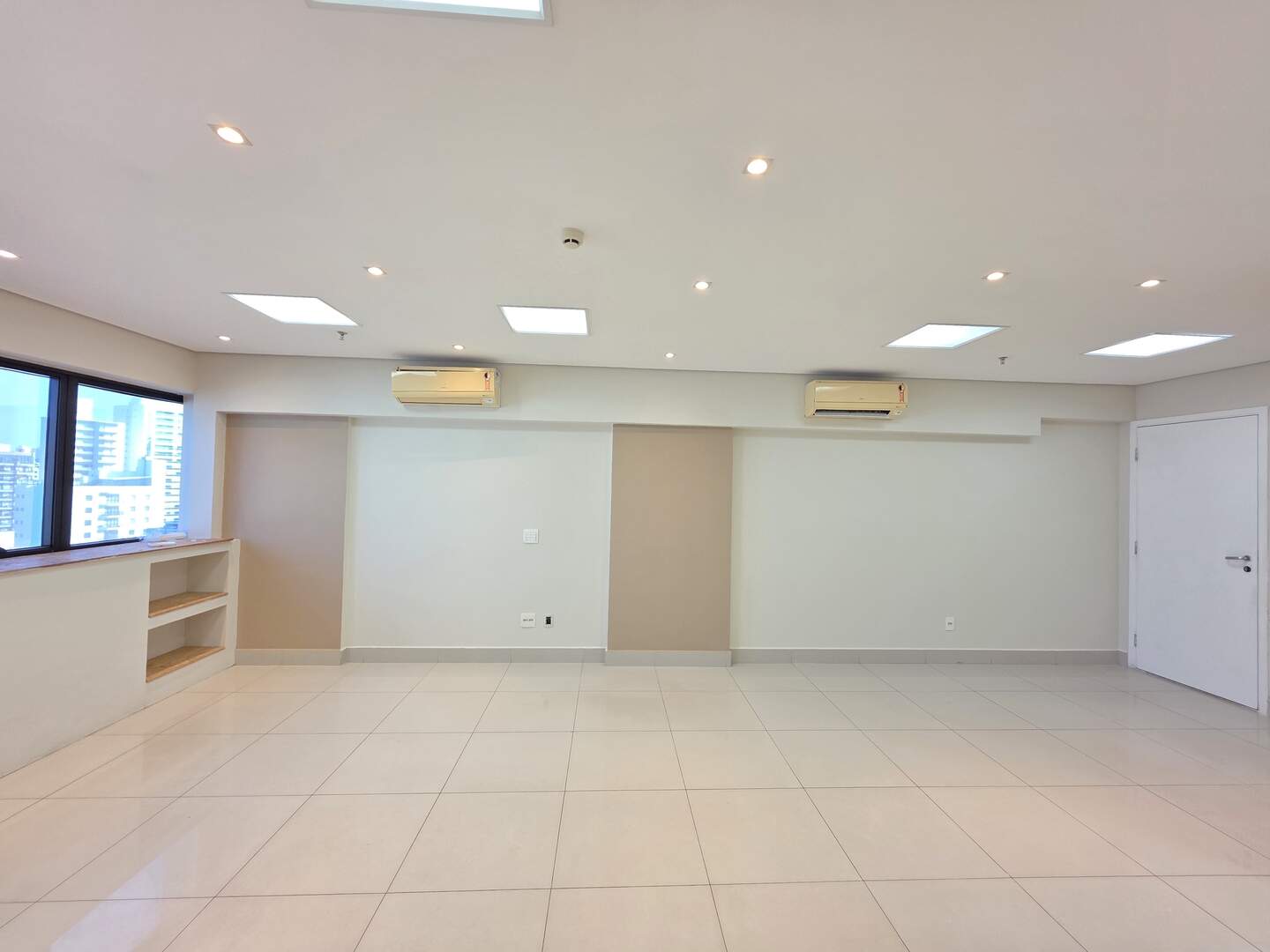 Sala para aluguel no Centro: 