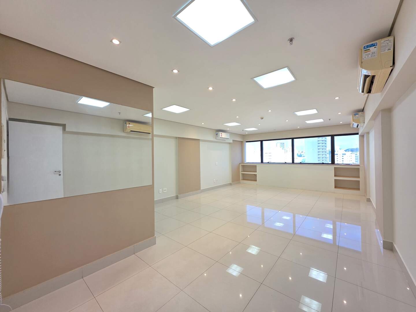 Sala para aluguel no Centro: 