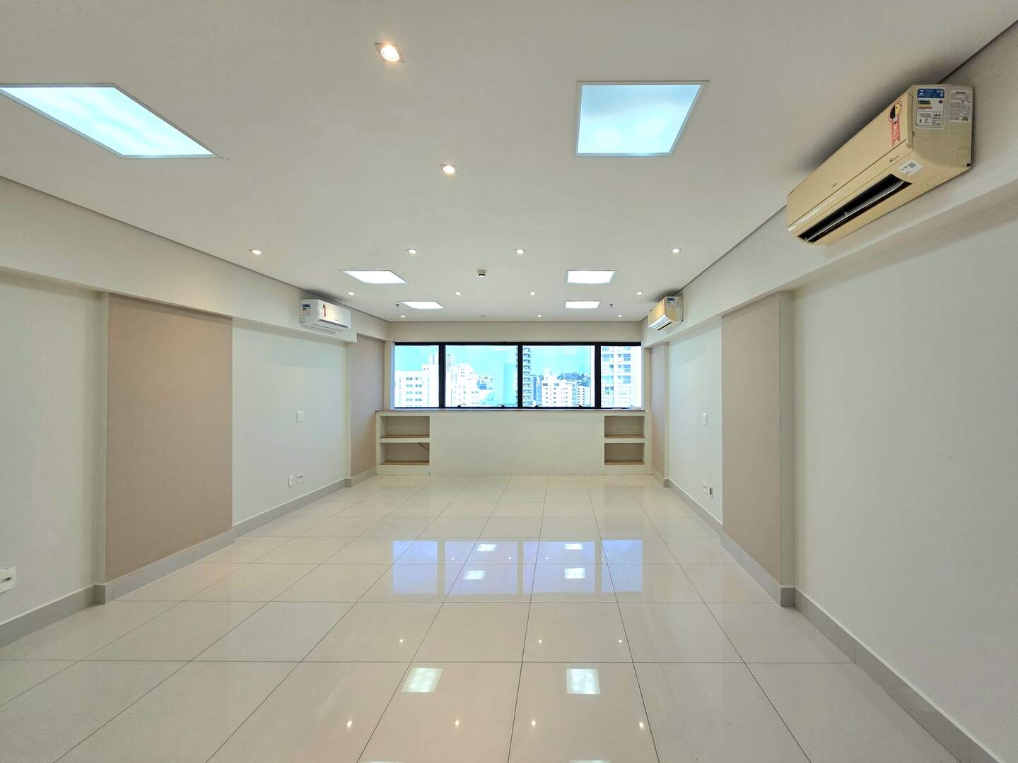 Sala para aluguel no Centro: 