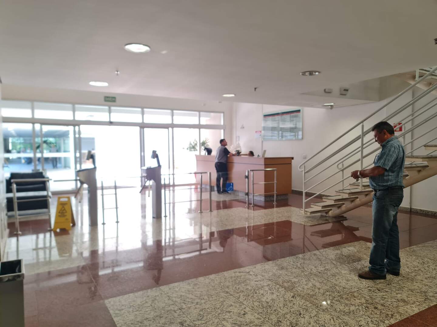 Sala para aluguel no Swiss Park: 