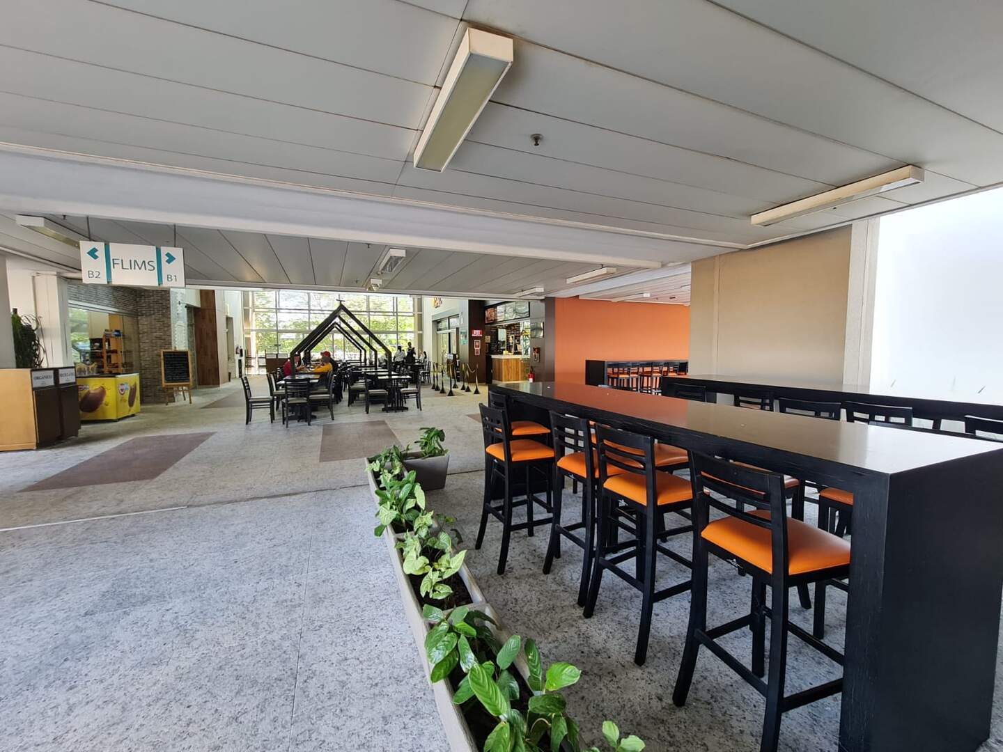 Sala para aluguel no Swiss Park: 