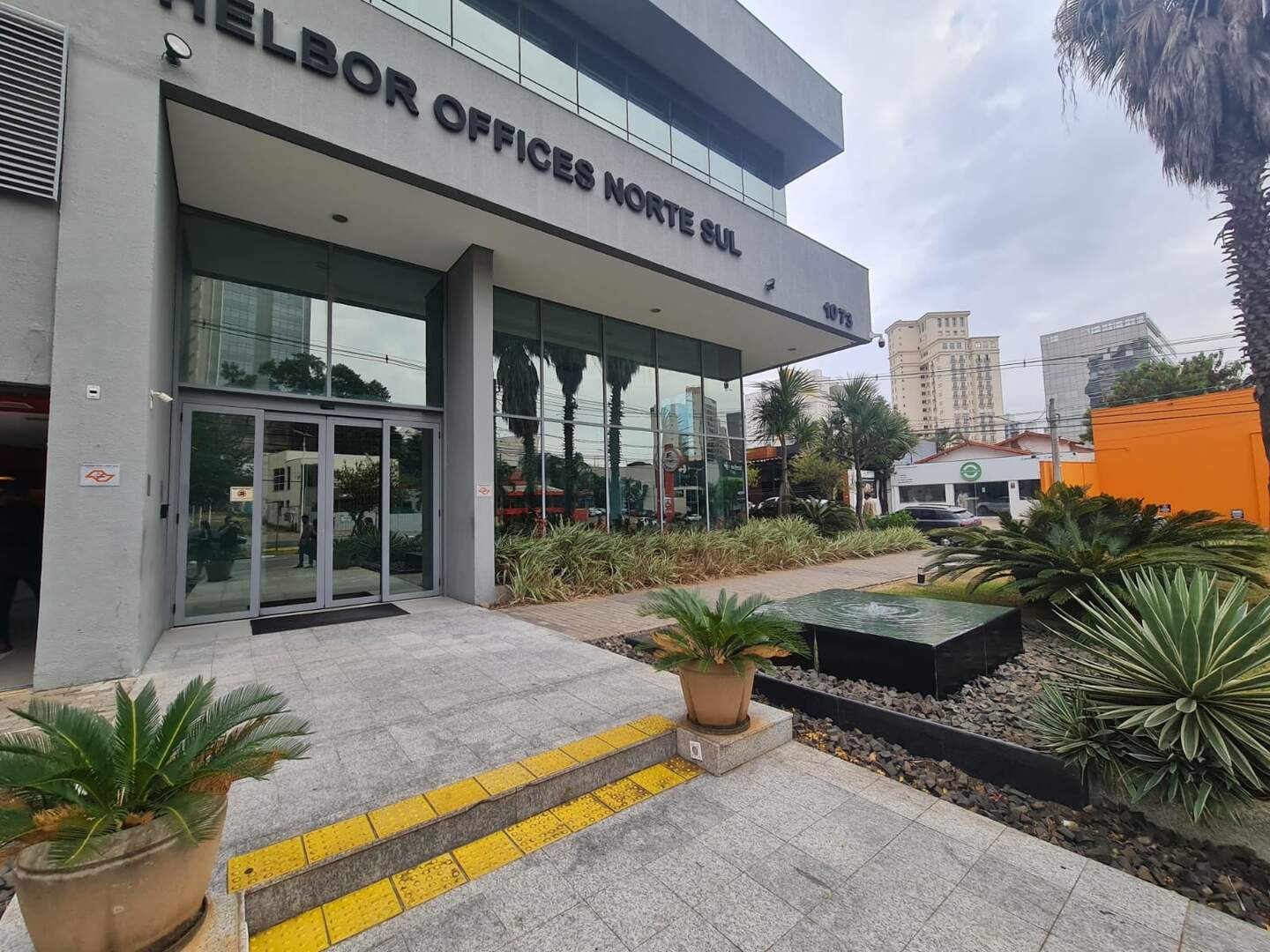 Sala para aluguel no Cambuí: 