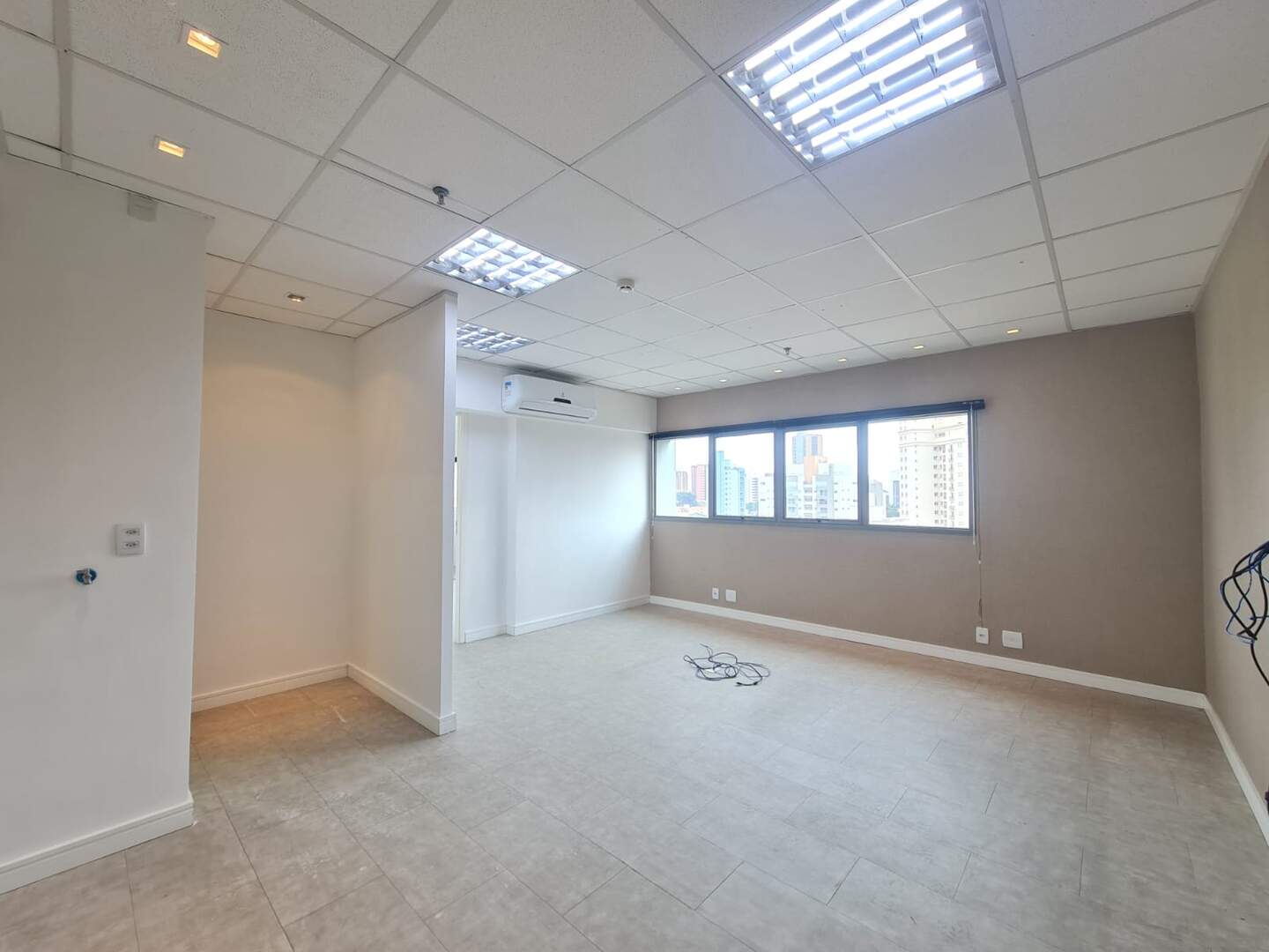 Sala para aluguel no Cambuí: 