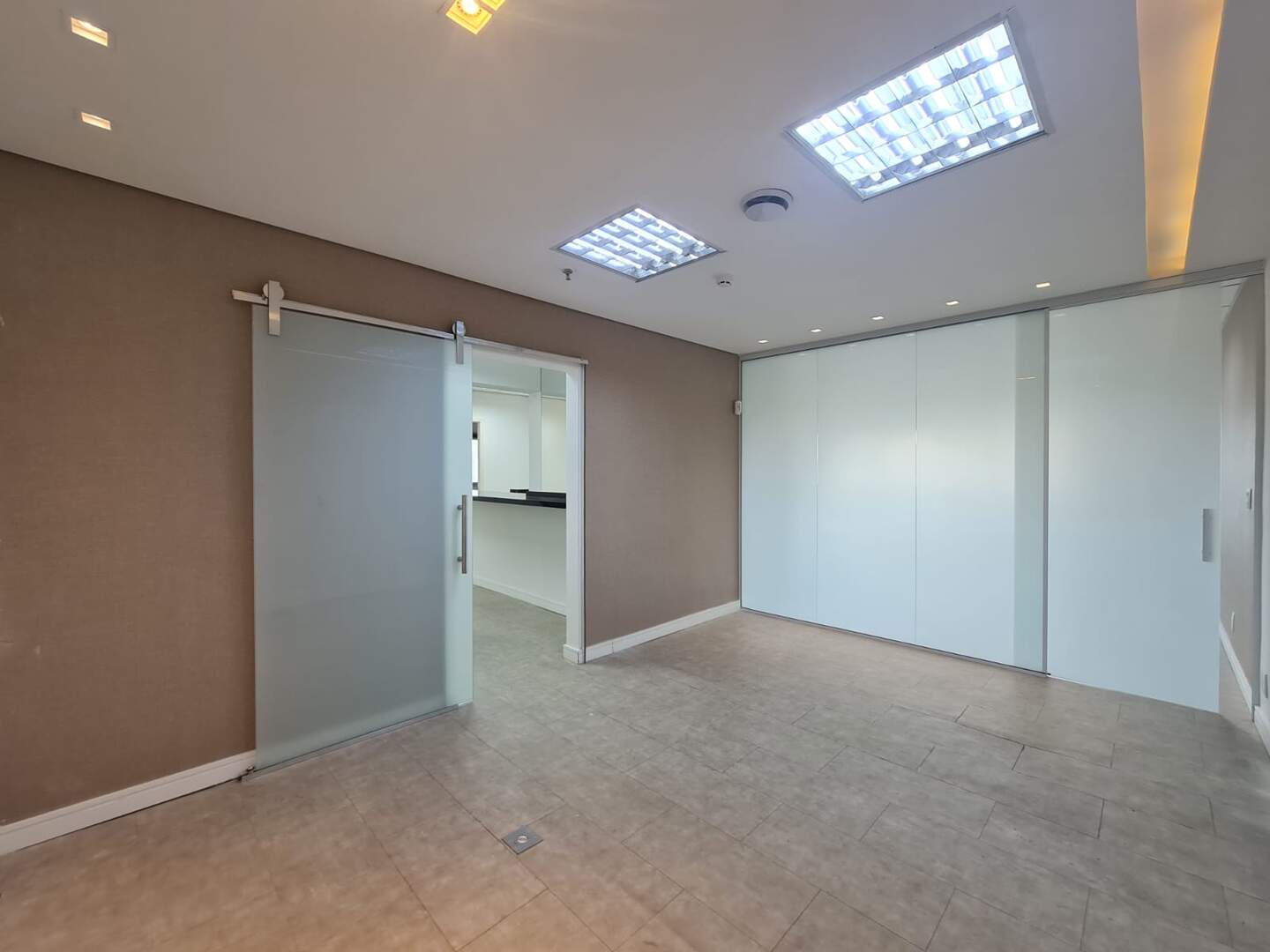 Sala para aluguel no Cambuí: 