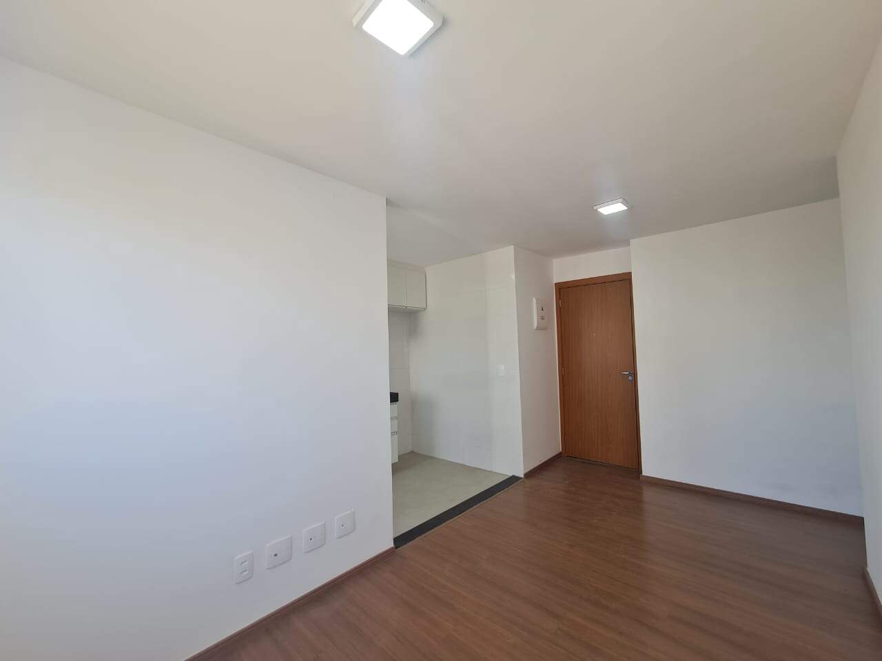 Apartamento para aluguel no Parque Industrial: 