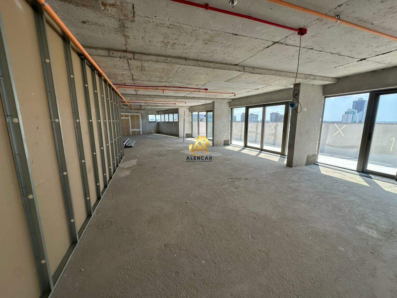 Andar Comercial 360m² na Enseada do Suá, Vitória – Região Corporativa Consolidada