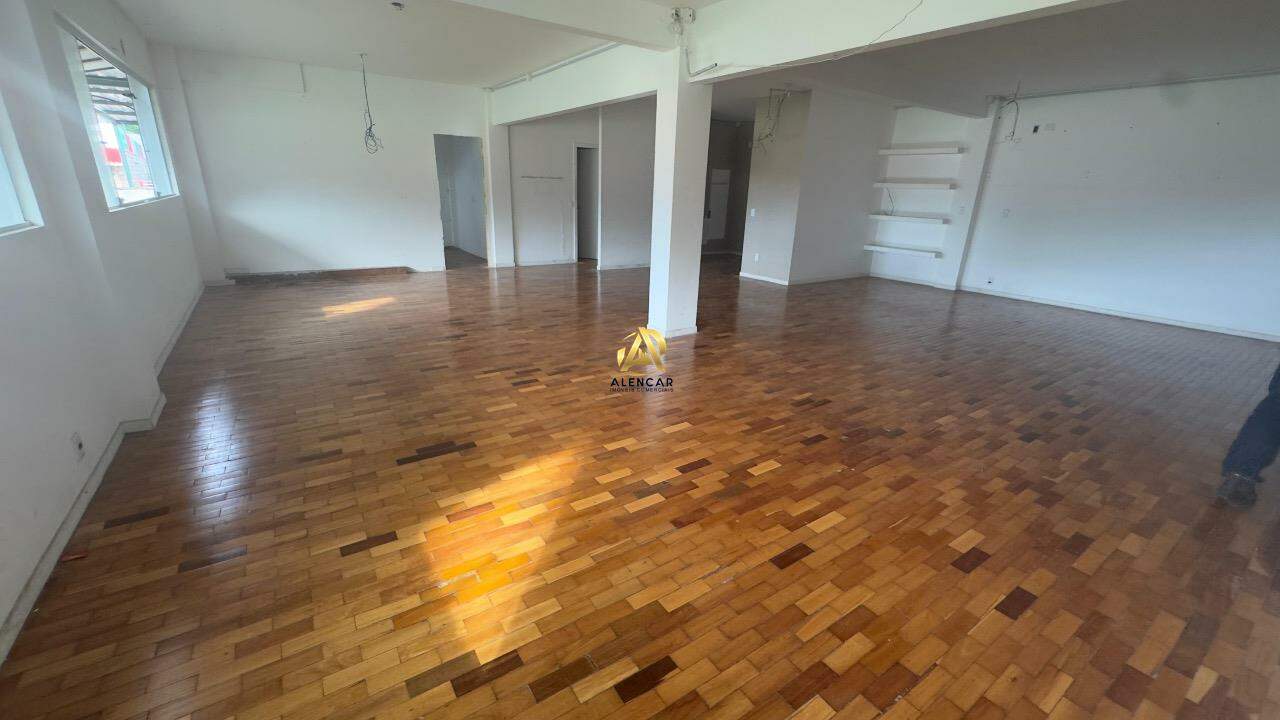 Sala comercial com 150m² no Moviment Mall, Praia da Costa – Estrutura pronta para operação?