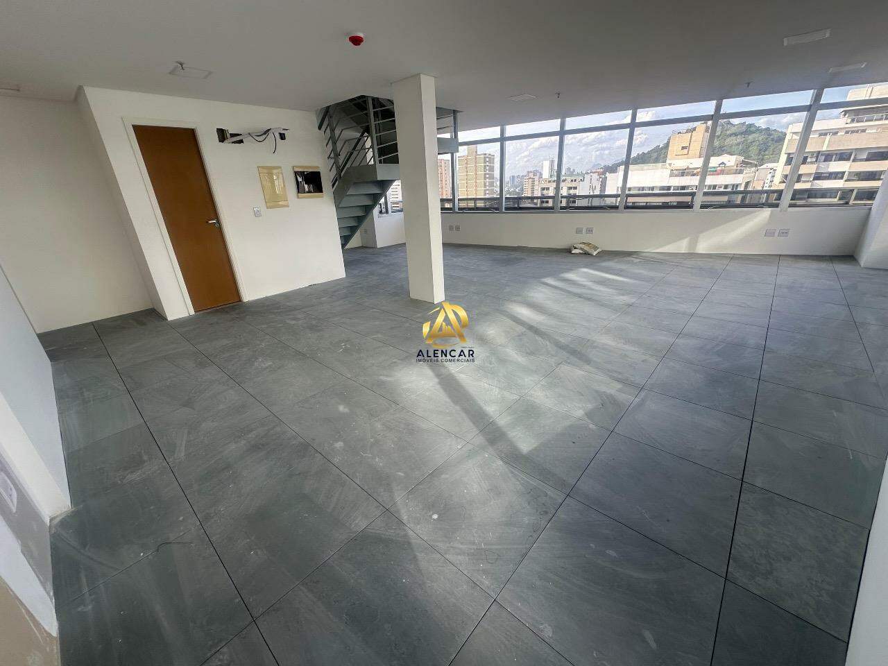 Sala duplex - disponível para locação na Praia da Costa, VV/ES