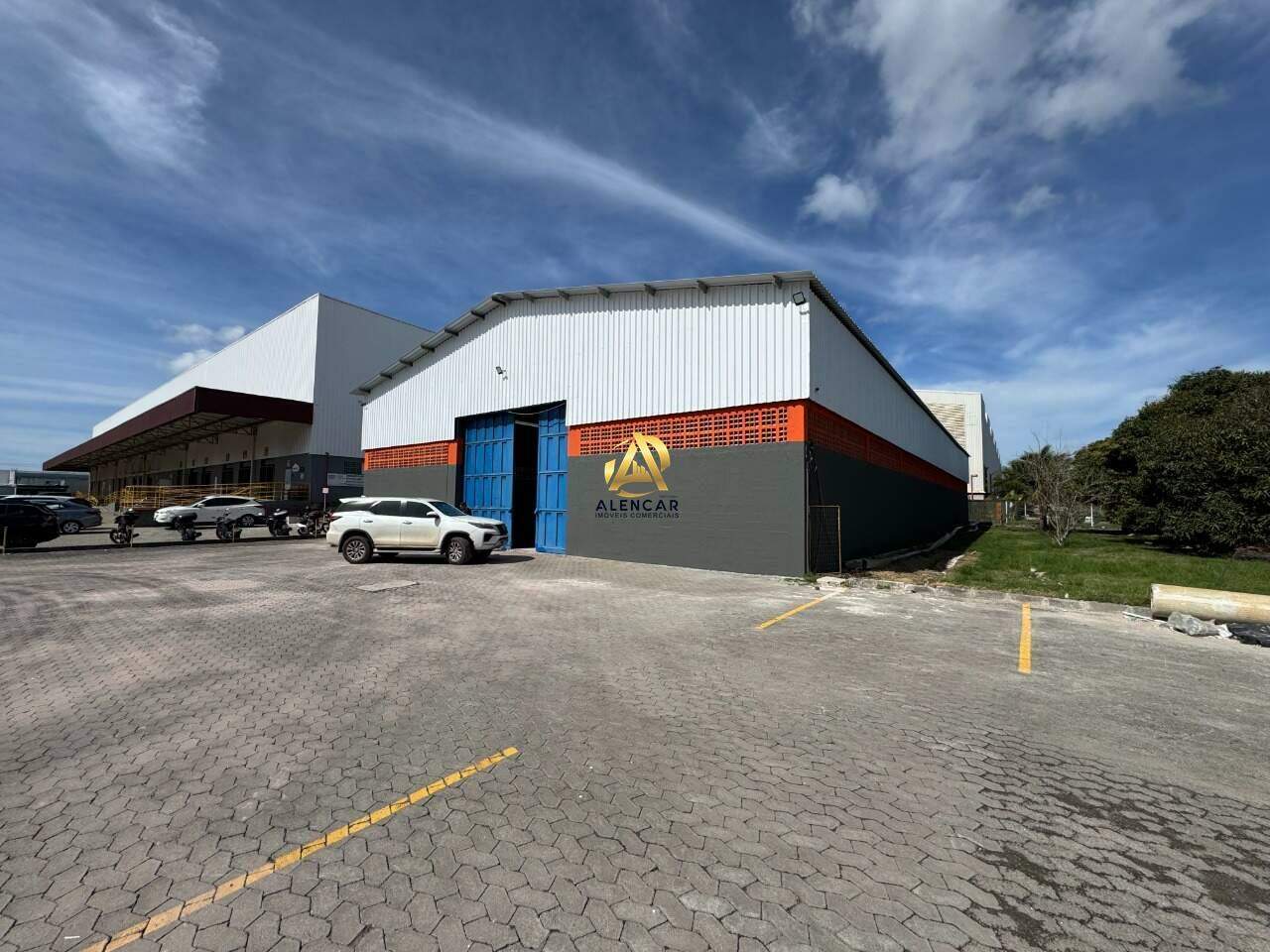 Galpão 1.000m² no TIMS - Segurança e Localização Estratégica