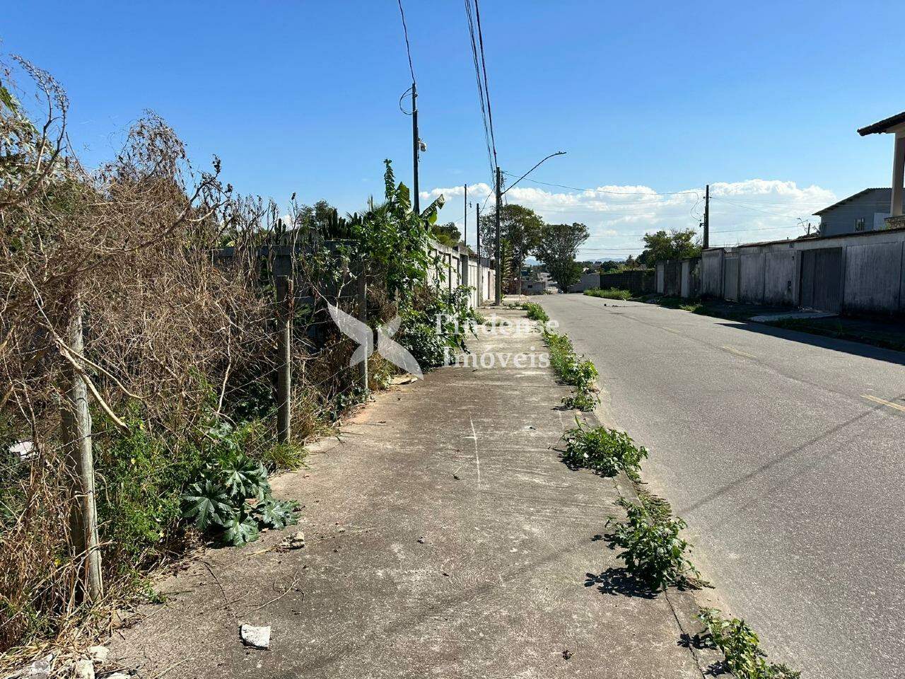 Terreno à venda no Jardim Atlântico: 