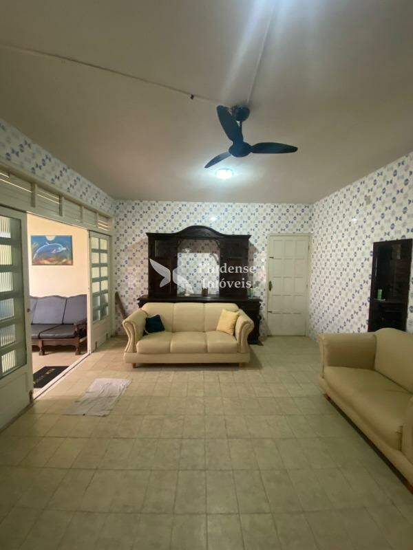 Casa para aluguel no Jardim Atlântico: 