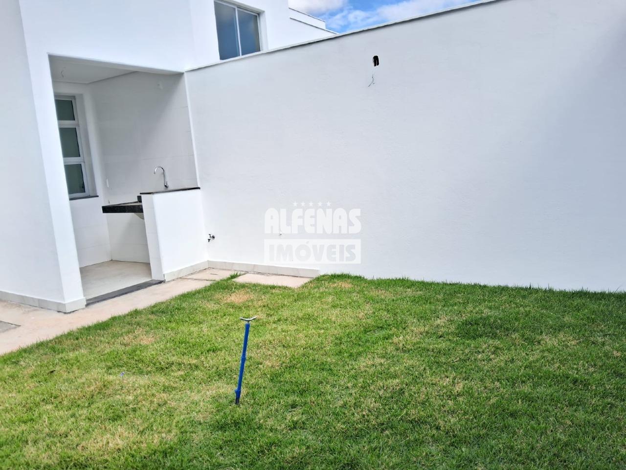 Casa Geminada à venda 3 quartos no Bairro ALVORADA: 