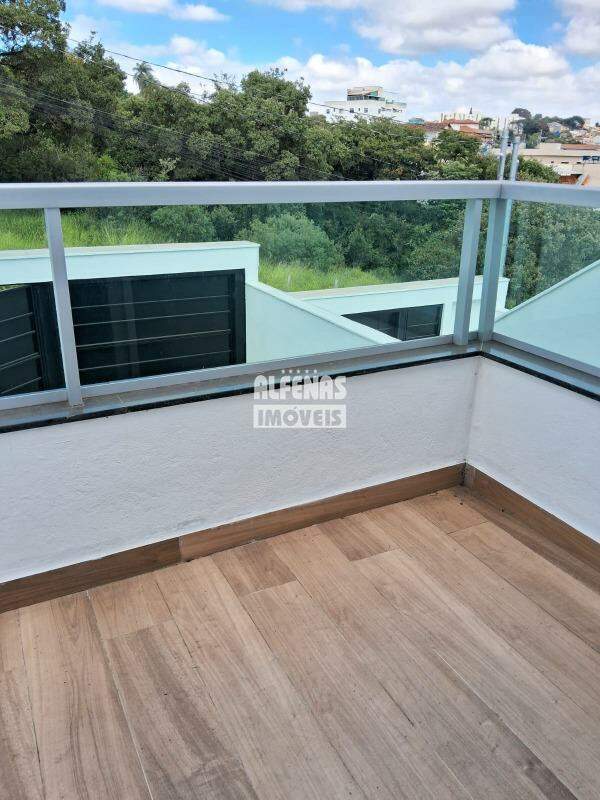 Casa Geminada à venda 3 quartos no Bairro ALVORADA: 