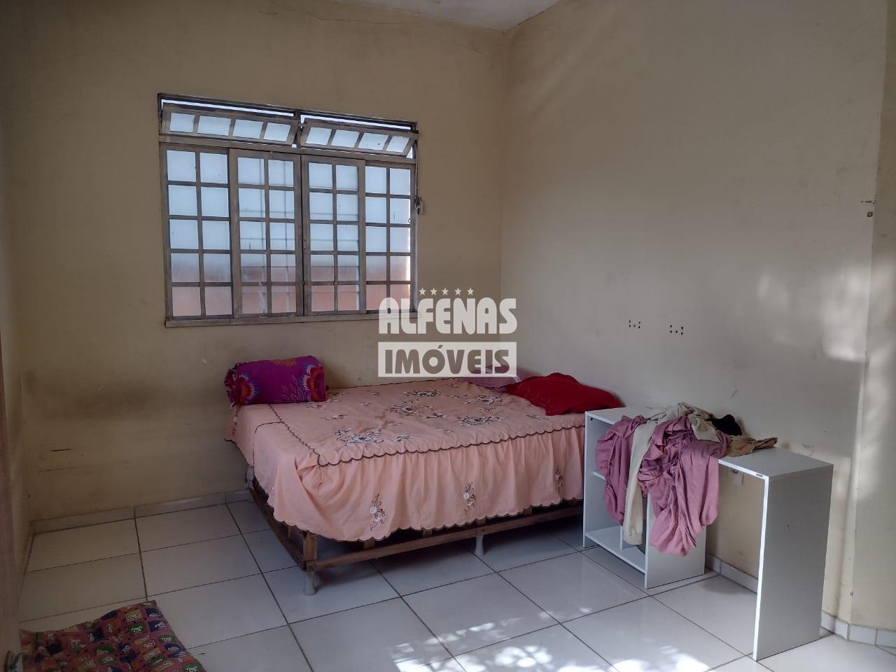 Casa à venda 4 quartos no Bairro EUROPA: 