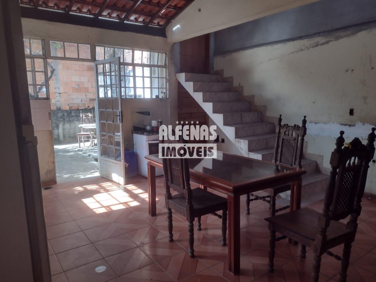 Casa à venda 4 quartos no Bairro EUROPA: 